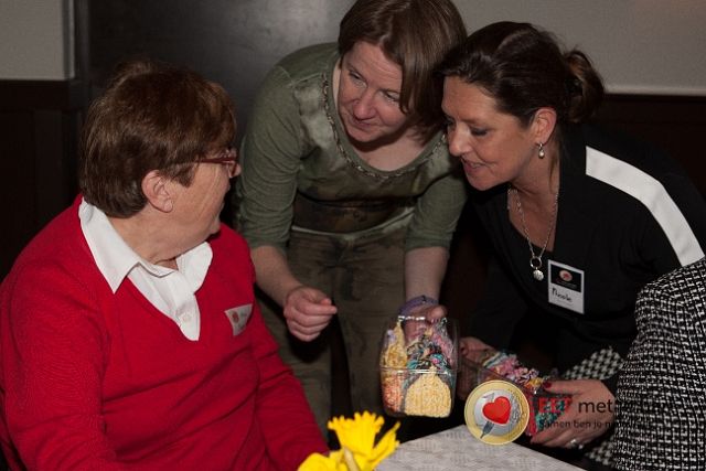 20150322 frans versteden fotografie - tilburginbeeld FRVE0719.jpg - eet met je hart lunch en creatieve workshop paastakken maken